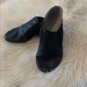 Girls jazz black shoes size 1